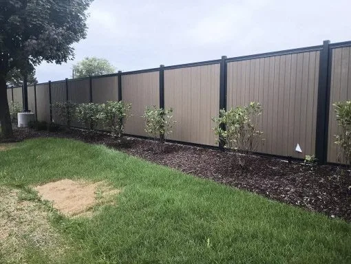Fencetrac Frame W_Vinyl Pickets(1)