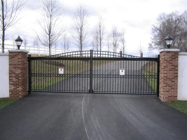 Arched Majestic With Rings Estate Gate
