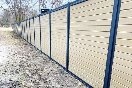 Fencetrac W_Horizontal Vinyl Pickets