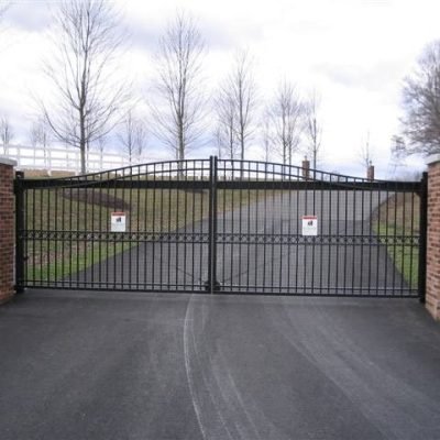 Arched Majestic With Rings Estate Gate